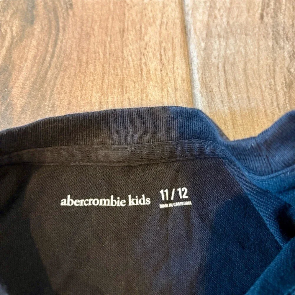 Abercrombie Kids Fleetwood Mac Graphic T-Shirt Unisex Youth Size 12-14